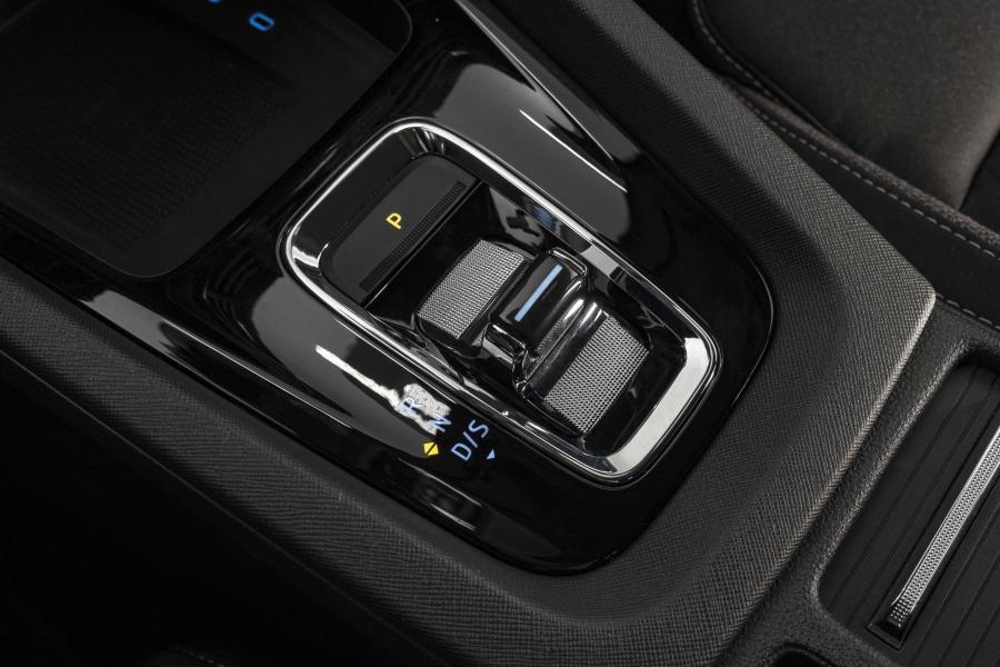 Детали интерьера Skoda Octavia RS iV 2020 года  (WW) (фото 31 из 40)